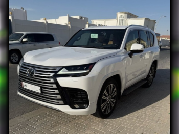 Lexus  LX  600 Luxury  2022  Automatic  76,200 Km  6 Cylinder  Four Wheel Drive (4WD)  SUV  White  With Warranty