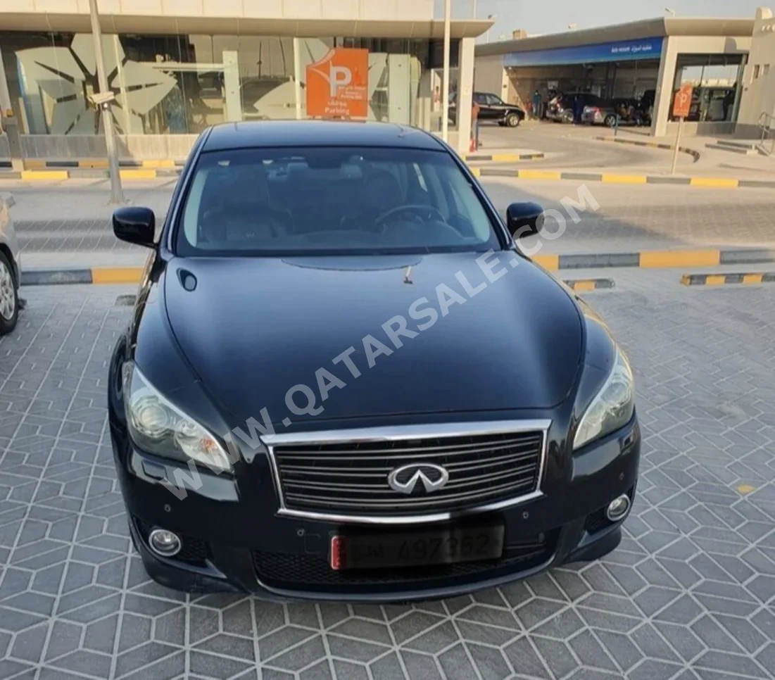 انفنيتي  ام  56S  2011  اوتوماتيك  207,000 كم  8 سلندر  دفع خلفي  سيدان  أسود & بني