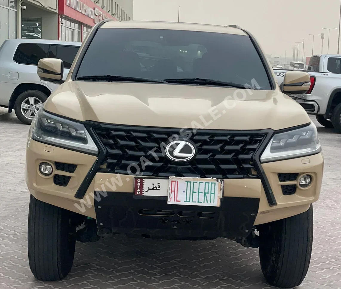 Lexus  LX  570  2016  Automatic  254,000 Km  8 Cylinder  Four Wheel Drive (4WD)  SUV  Beige