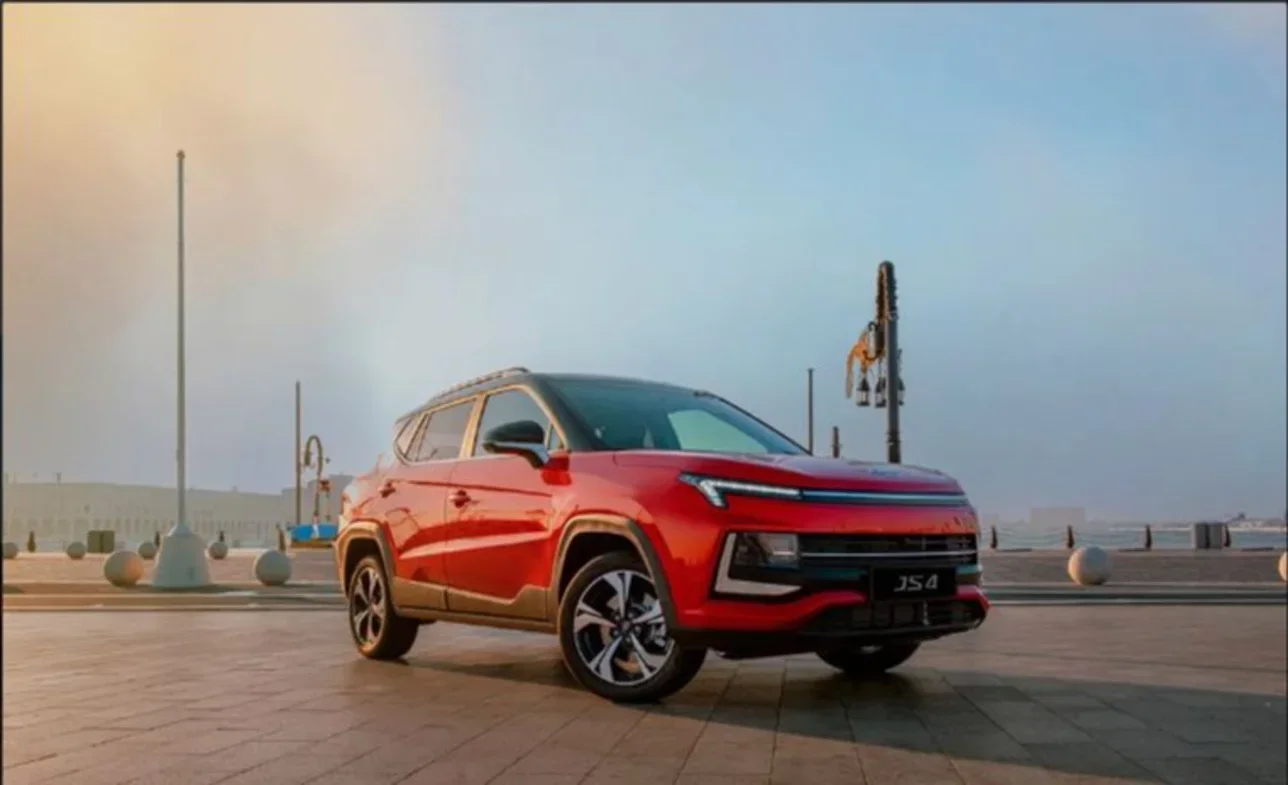 جاك  جي اس 4 - انتلجنت  4 سلندر  إس يو في 2 في 4  أبيض لؤلؤي  2025