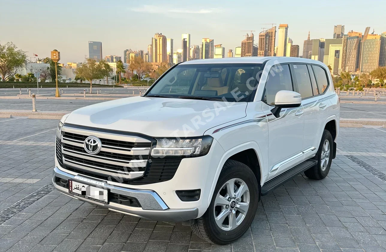 Toyota  Land Cruiser  GXR  2024  Automatic  18,000 Km  6 Cylinder  Four Wheel Drive (4WD)  SUV  White  With Warranty