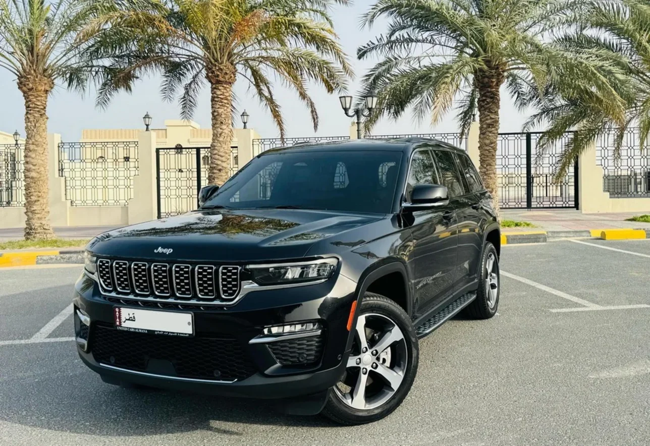 Jeep  Grand Cherokee  Limited  2023  Automatic  47,000 Km  6 Cylinder  Four Wheel Drive (4WD)  SUV  Black  With Warranty