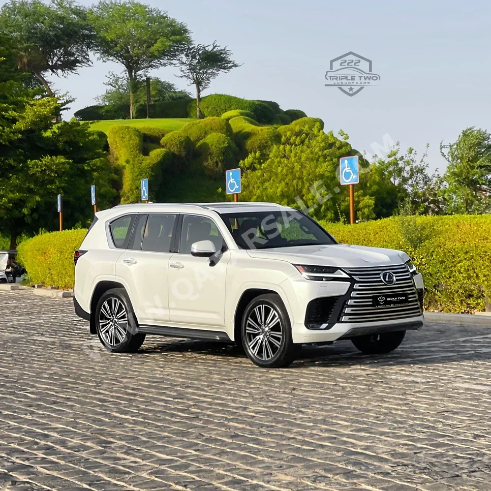 Lexus  LX  600 Luxury  2024  Automatic  18,800 Km  6 Cylinder  Four Wheel Drive (4WD)  SUV  White  With Warranty