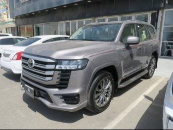 Toyota  Land Cruiser  GXR Twin Turbo  2025  Automatic  0 Km  6 Cylinder  Four Wheel Drive (4WD)  SUV  Bronze  With Warranty