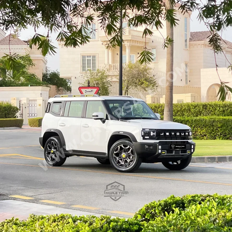 Jetour  T2  Luxury Plus  2026  Automatic  0 Km  4 Cylinder  Four Wheel Drive (4WD)  SUV  White  With Warranty