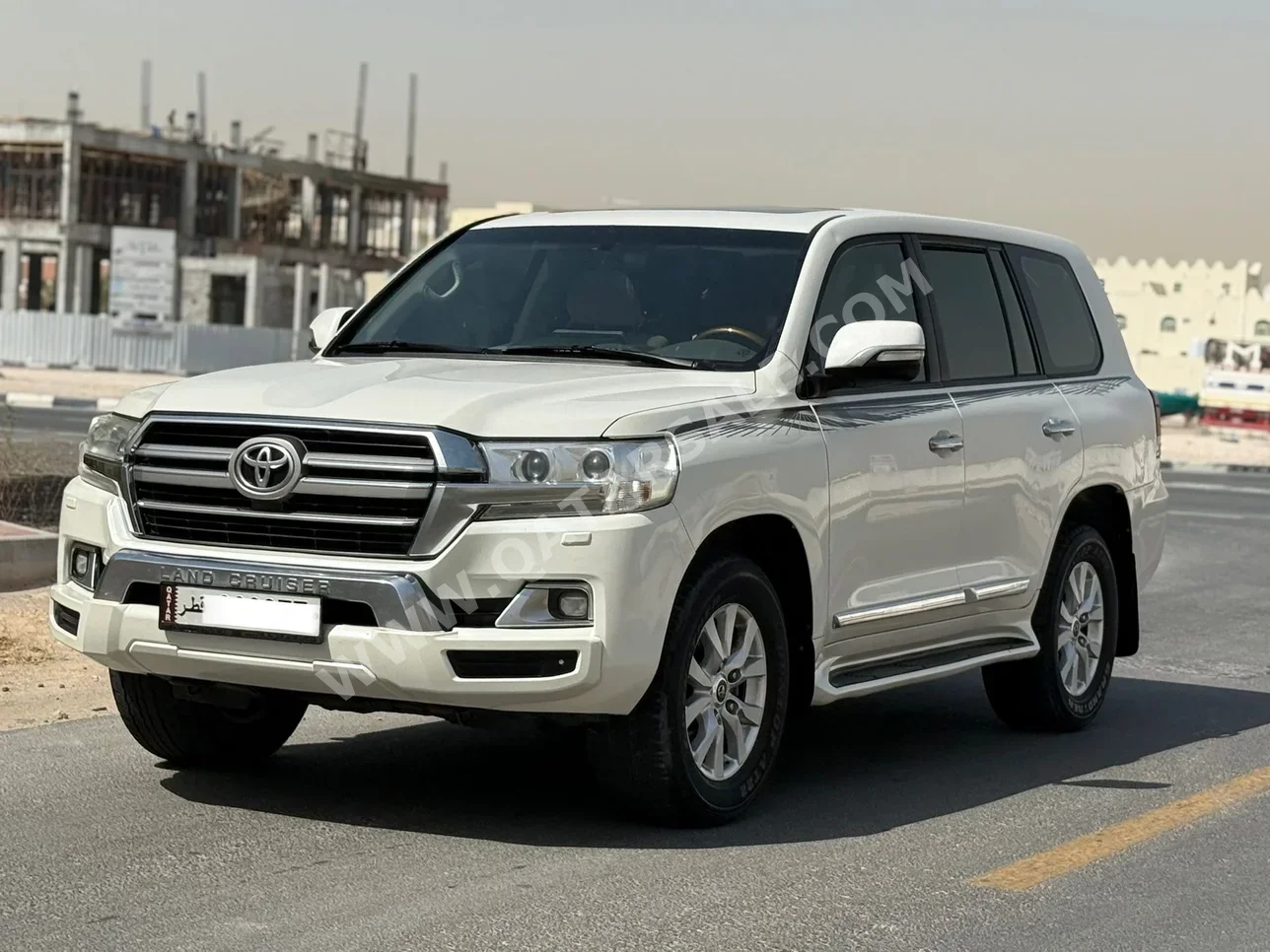 Toyota  Land Cruiser  GXR  2019  Automatic  271,000 Km  8 Cylinder  Four Wheel Drive (4WD)  SUV  White
