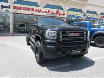 GMC  Sierra  All Terrain  2016  Automatic  220,000 Km  8 Cylinder  Four Wheel Drive (4WD)  Pick Up  Black