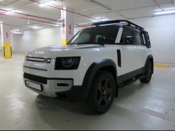 Land Rover  Defender  110  2021  Automatic  44,000 Km  6 Cylinder  Four Wheel Drive (4WD)  SUV  White