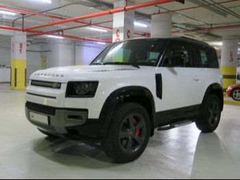 Land Rover  Defender  90 X  2025  Automatic  10,000 Km  6 Cylinder  Four Wheel Drive (4WD)  SUV  White  With Warranty
