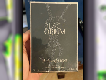العطور والعناية بالجسم عطور  نسائي  Yves Saint Laurent Black Opium  فرنسا  90 مل