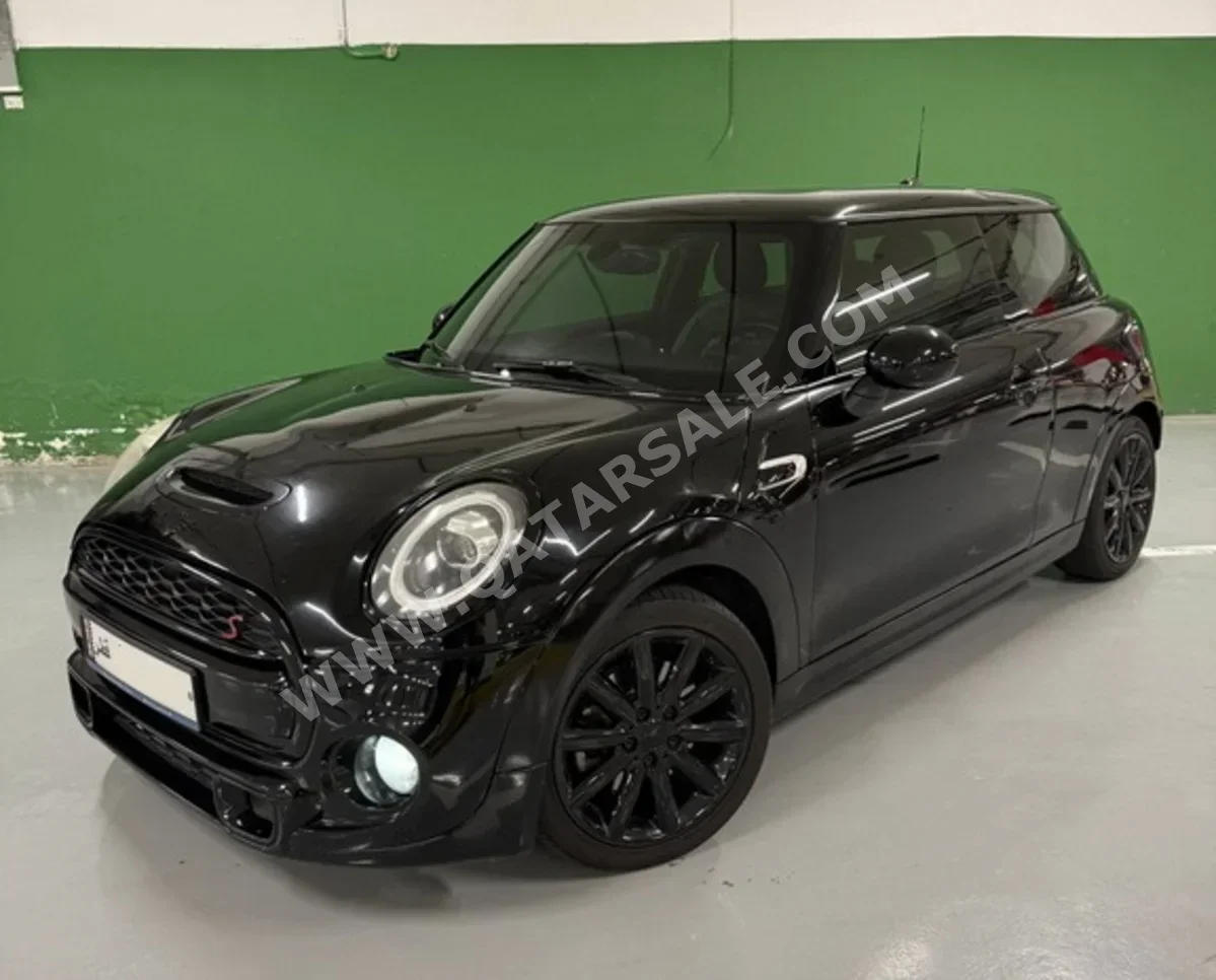 Mini  Cooper  2019  Automatic  140,000 Km  4 Cylinder  Front Wheel Drive (FWD)  Hatchback  Black
