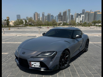 تويوتا  سوبرا  MKIV  2024  اوتوماتيك  9,000 كم  6 سلندر  دفع خلفي  كوبيه \ سبورت  رمادي  تحت الضمان