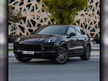 Porsche  Cayenne  S  2019  Automatic  39,000 Km  8 Cylinder  Four Wheel Drive (4WD)  SUV  Black  With Warranty