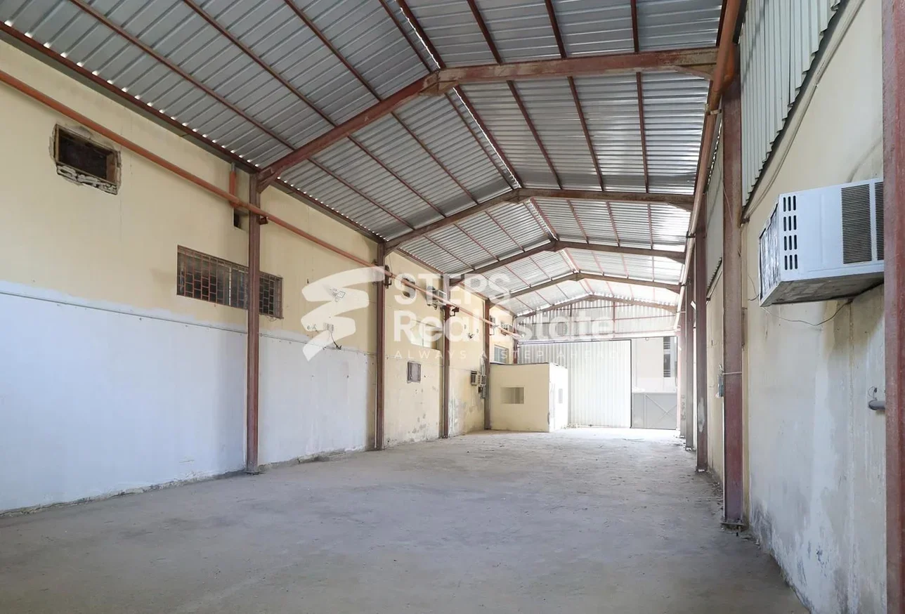 Warehouses & Stores - Al Rayyan  - Industrial Area  -Area Size: 250 Square Meter