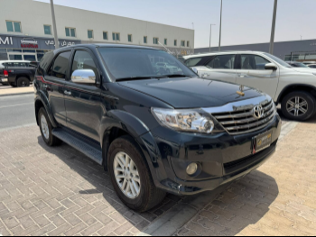 Toyota  Fortuner  SR5  2014  Automatic  41,000 Km  6 Cylinder  Four Wheel Drive (4WD)  SUV  Black