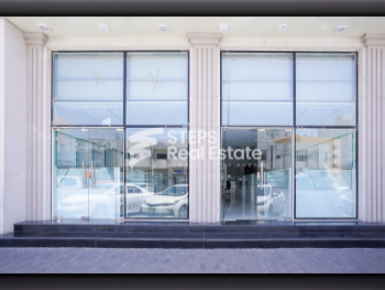 Commercial Shops - Not Furnished  - Doha  For Rent  - Najma