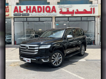 Toyota  Land Cruiser  VXR Twin Turbo  2023  Automatic  72,000 Km  6 Cylinder  Four Wheel Drive (4WD)  SUV  Black  With Warranty
