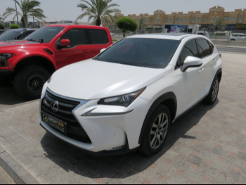 لكزس  ان اكس  200 تي  2017  اوتوماتيك  135,000 كم  4 سلندر  دفع خلفي  اس يو في  أبيض