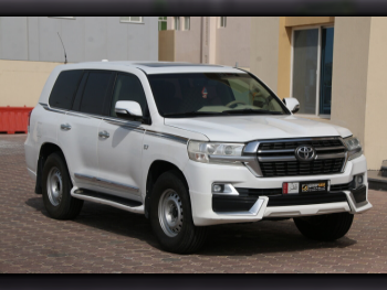 Toyota  Land Cruiser  VXR  2016  Automatic  370,000 Km  8 Cylinder  Four Wheel Drive (4WD)  SUV  White