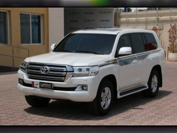 Toyota  Land Cruiser  GXR  2016  Automatic  159,000 Km  6 Cylinder  Four Wheel Drive (4WD)  SUV  White
