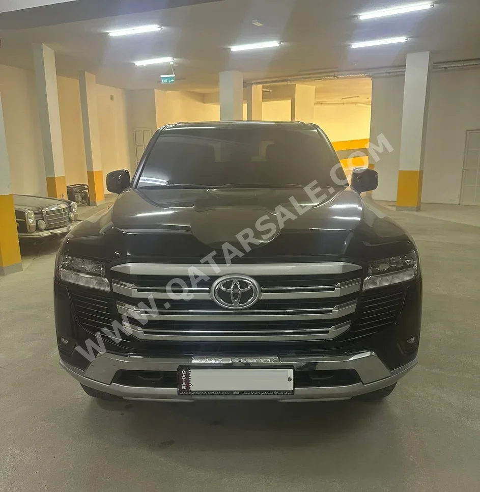 Toyota  Land Cruiser  GXR  2024  Automatic  23,000 Km  6 Cylinder  Four Wheel Drive (4WD)  SUV  Black  With Warranty