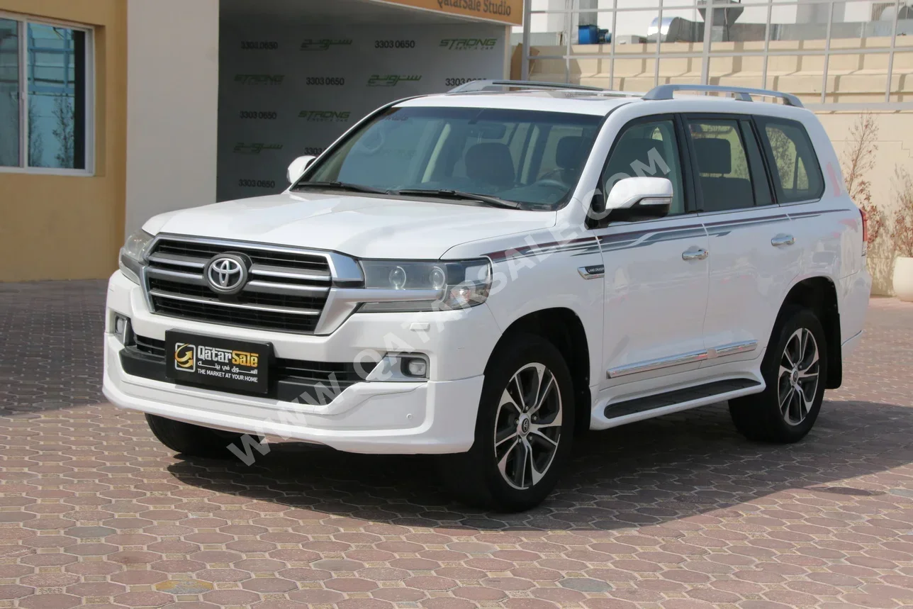 Toyota  Land Cruiser  GXR- Grand Touring  2020  Automatic  360,000 Km  8 Cylinder  Four Wheel Drive (4WD)  SUV  White
