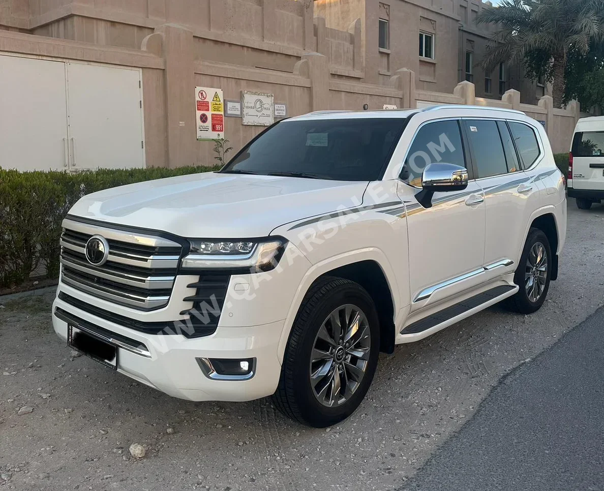 Toyota  Land Cruiser  VXR Twin Turbo  2024  Automatic  3,500 Km  6 Cylinder  Four Wheel Drive (4WD)  SUV  White  With Warranty