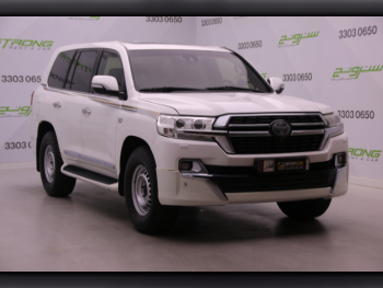 Toyota  Land Cruiser  VXS  2017  Automatic  251,000 Km  8 Cylinder  Four Wheel Drive (4WD)  SUV  White