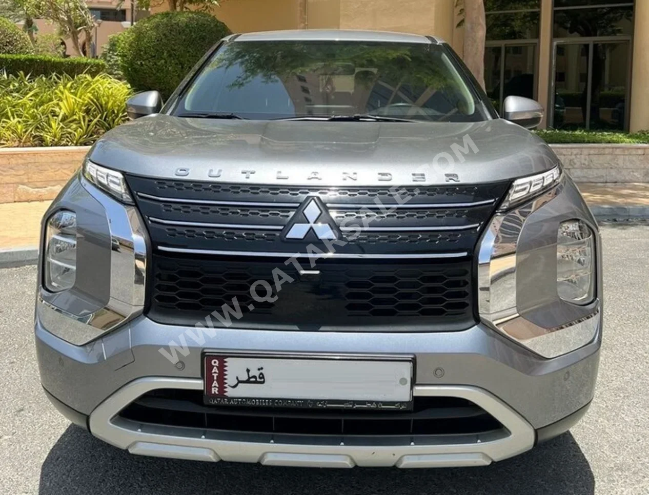 ميتسوبيشي  أوت لاندر  2023  اوتوماتيك  65,566 كم  4 سلندر  دفع رباعي  اس يو في  رمادي  تحت الضمان