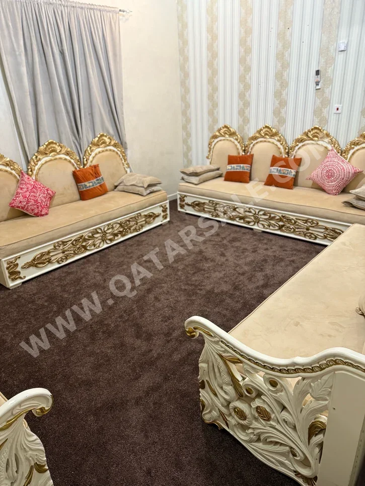 Sofas, Couches & Chairs Sofa Set