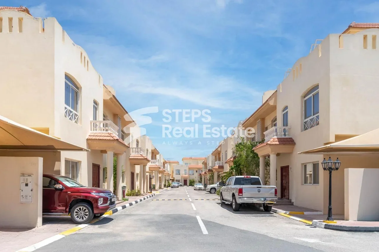 Commercial  - Semi Furnished  - Al Khor  - Al Khor  - 5 Bedrooms