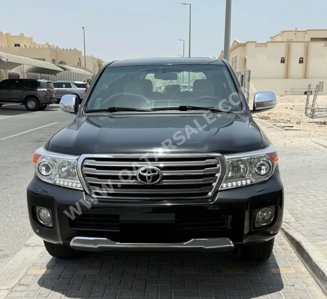تويوتا  لاند كروزر  جي اكس ار  2010  اوتوماتيك  315,000 كم  8 سلندر  دفع رباعي  اس يو في  أسود
