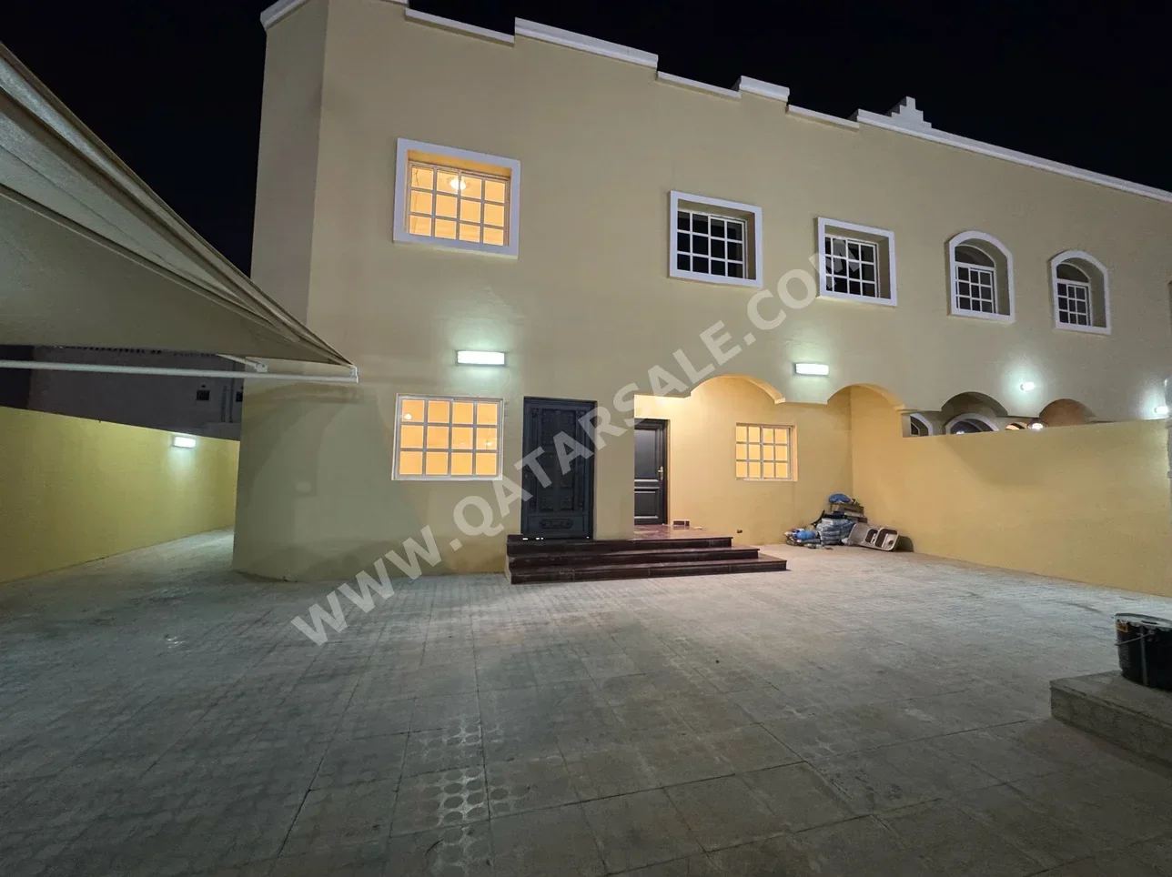 سكن عائلي  - غير مفروشة  - الريان  - عين خالد  - 6 غرف نوم