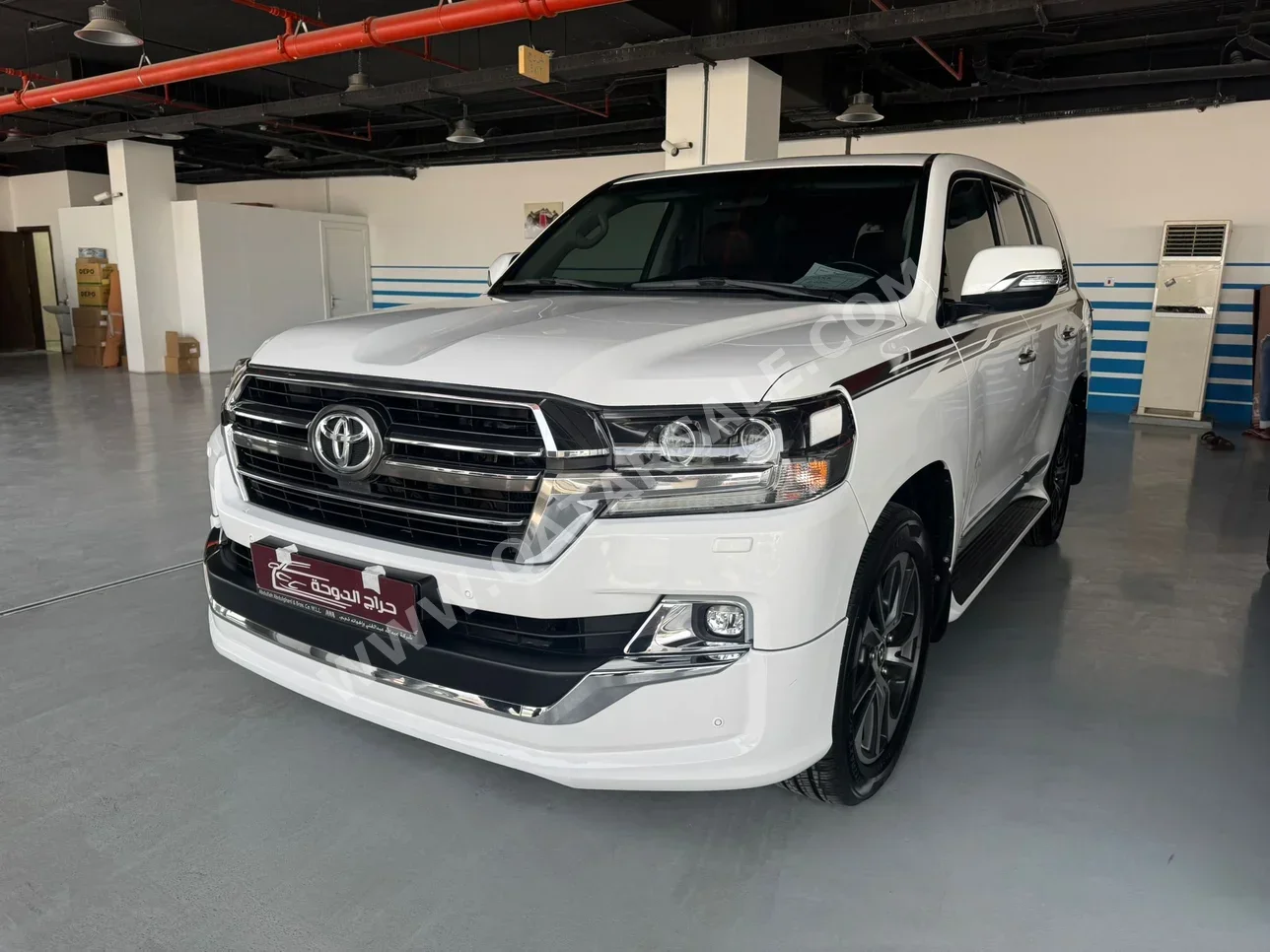 Toyota  Land Cruiser  GXR- Grand Touring  2020  Automatic  251,000 Km  8 Cylinder  Four Wheel Drive (4WD)  SUV  White