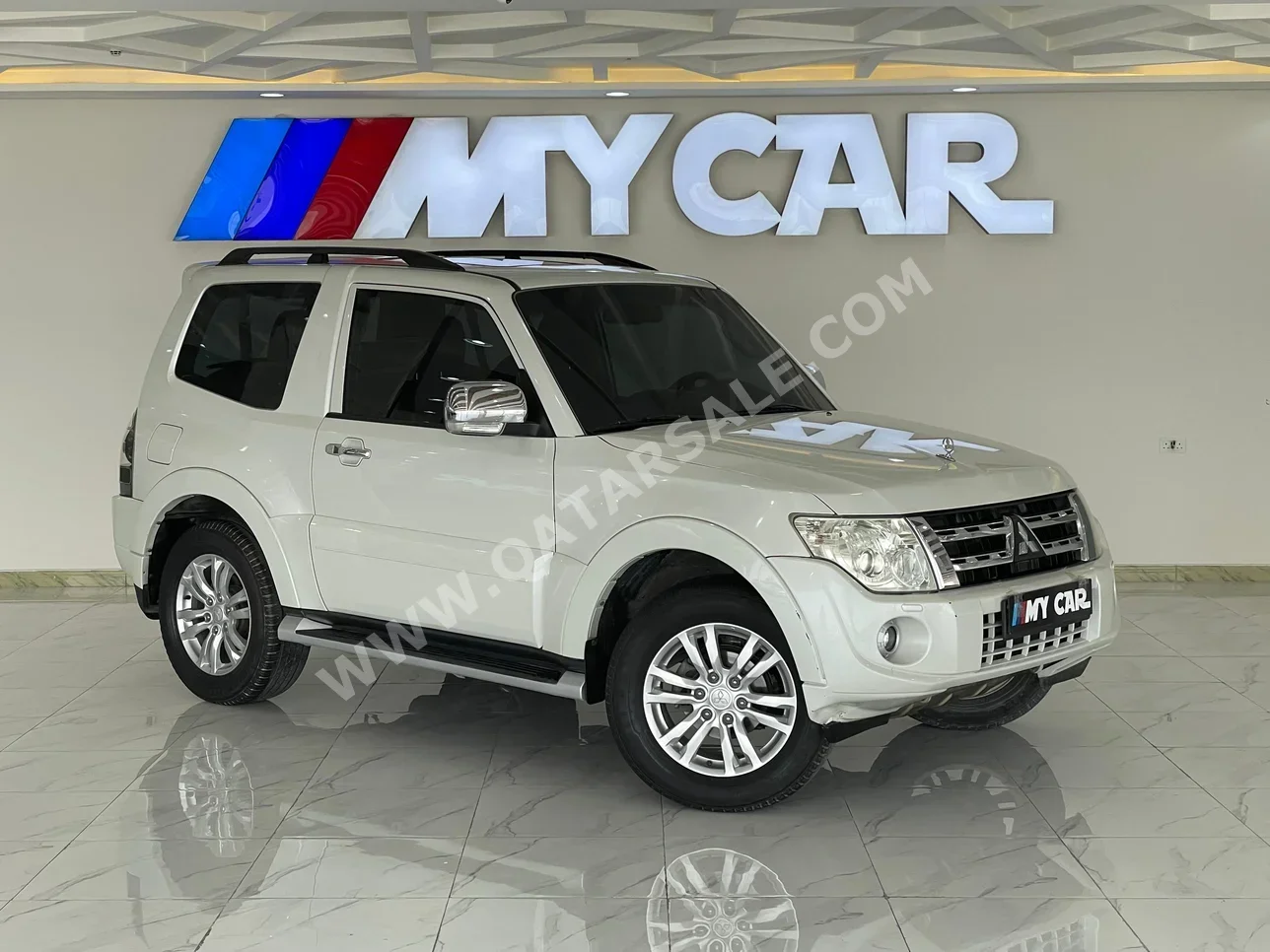 Mitsubishi  Pajero  GLS  2014  Automatic  35,000 Km  6 Cylinder  Four Wheel Drive (4WD)  SUV  White