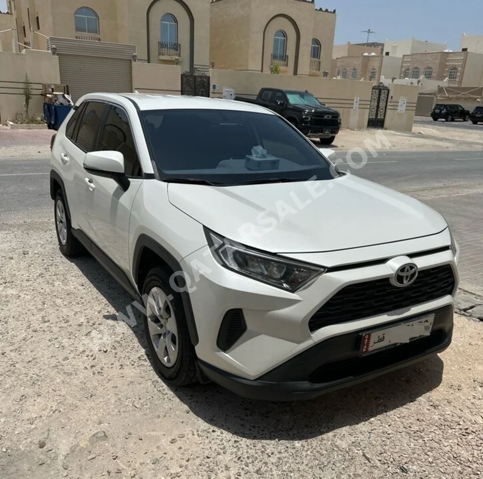 Toyota  Rav 4  2019  Automatic  131,000 Km  4 Cylinder  Front Wheel Drive (FWD)  SUV  White