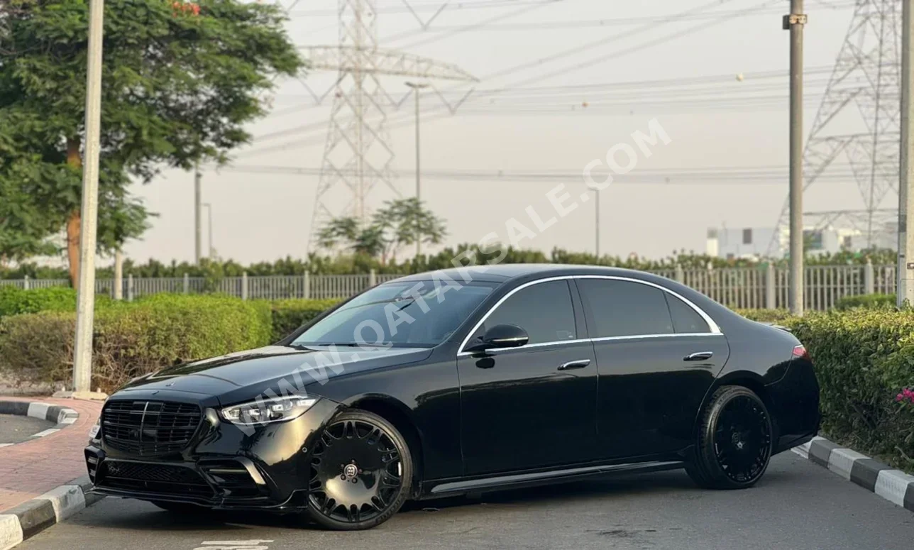 مرسيدس - بنز  اس - كلاس  580  2022  اوتوماتيك  27,000 كم  8 سلندر  دفع خلفي  سيدان  أسود
