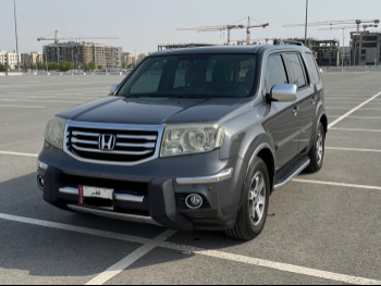 Honda  Pilot  EXL  2013  Automatic  161,000 Km  6 Cylinder  Four Wheel Drive (4WD)  SUV  Gray
