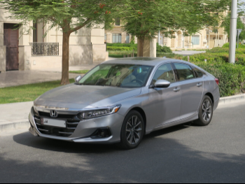 Honda  Accord  2022  Automatic  17,000 Km  4 Cylinder  Four Wheel Drive (4WD)  Sedan  Silver