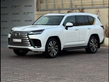 Lexus  LX  600 Luxury  2022  Automatic  39,000 Km  6 Cylinder  Four Wheel Drive (4WD)  SUV  White  With Warranty