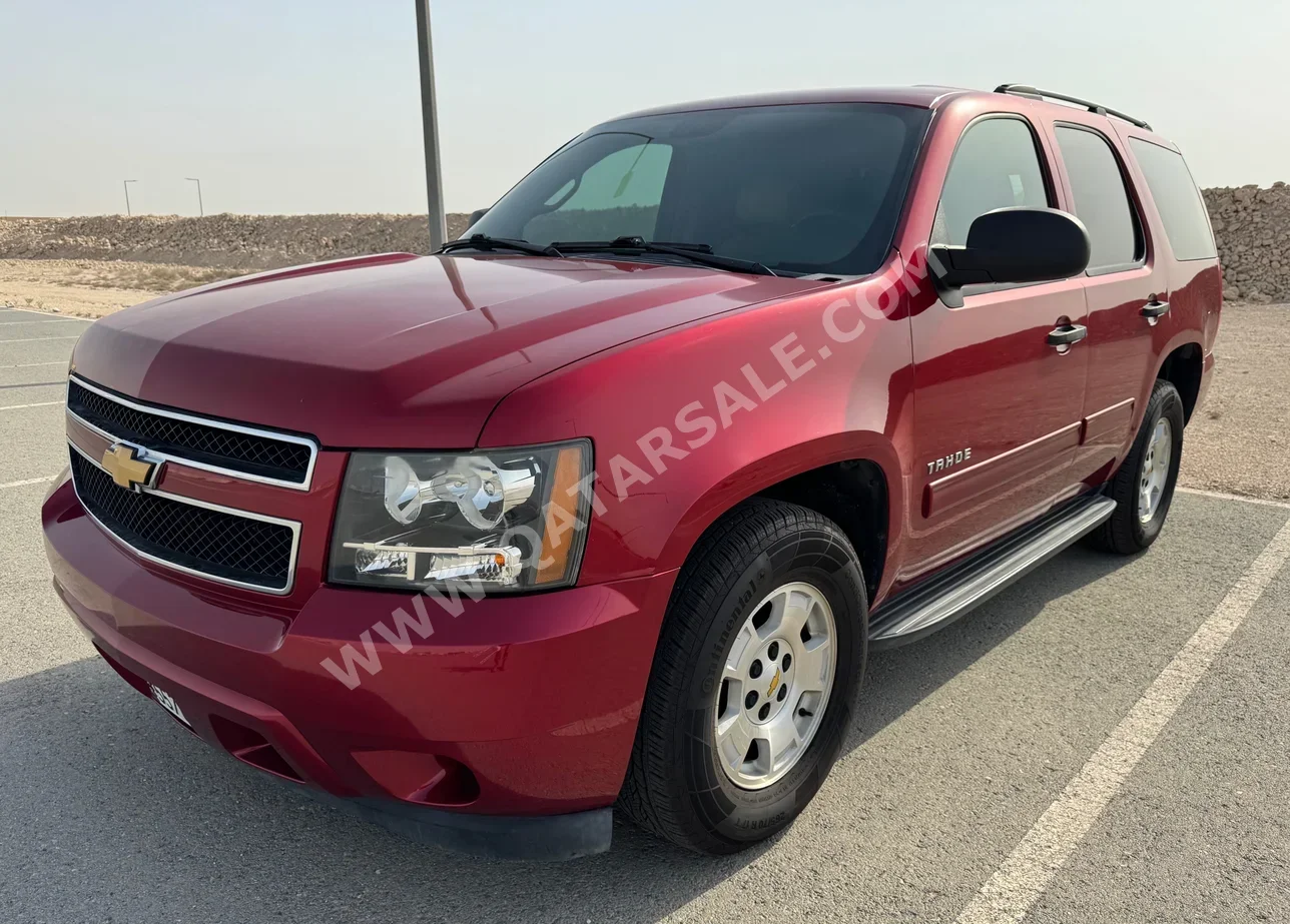 Chevrolet  Tahoe  2013  Automatic  96,000 Km  8 Cylinder  Rear Wheel Drive (RWD)  SUV  Maroon