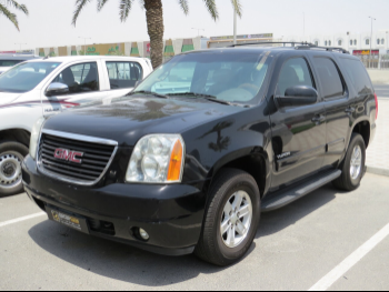GMC  Yukon  2013  Automatic  275,000 Km  8 Cylinder  Four Wheel Drive (4WD)  SUV  Black