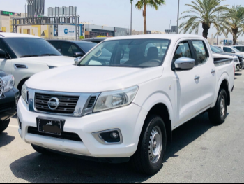 Nissan  Navara  SE  2020  Automatic  98,000 Km  4 Cylinder  Four Wheel Drive (4WD)  Pick Up  White