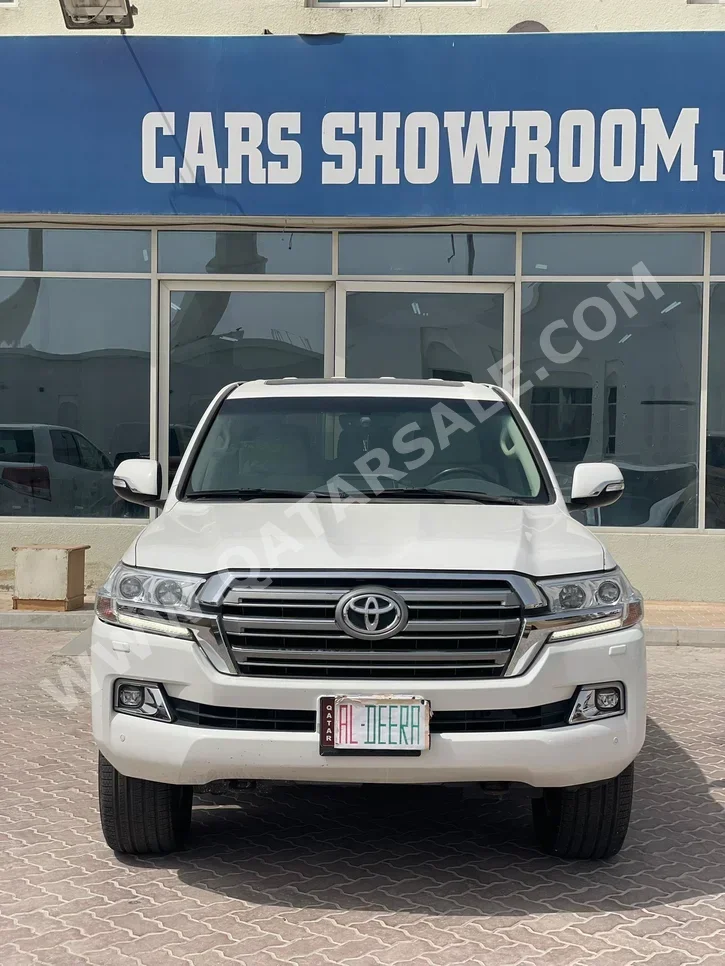 Toyota  Land Cruiser  VXR  2019  Automatic  219,000 Km  8 Cylinder  Four Wheel Drive (4WD)  SUV  White