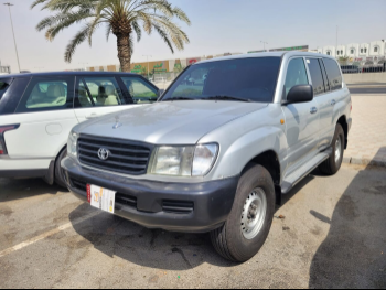 تويوتا  لاند كروزر  جي  2001  عادي  448,000 كم  6 سلندر  دفع رباعي  اس يو في  فضي