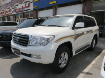 Toyota  Land Cruiser  GX  2010  Automatic  413,000 Km  6 Cylinder  Four Wheel Drive (4WD)  SUV  White