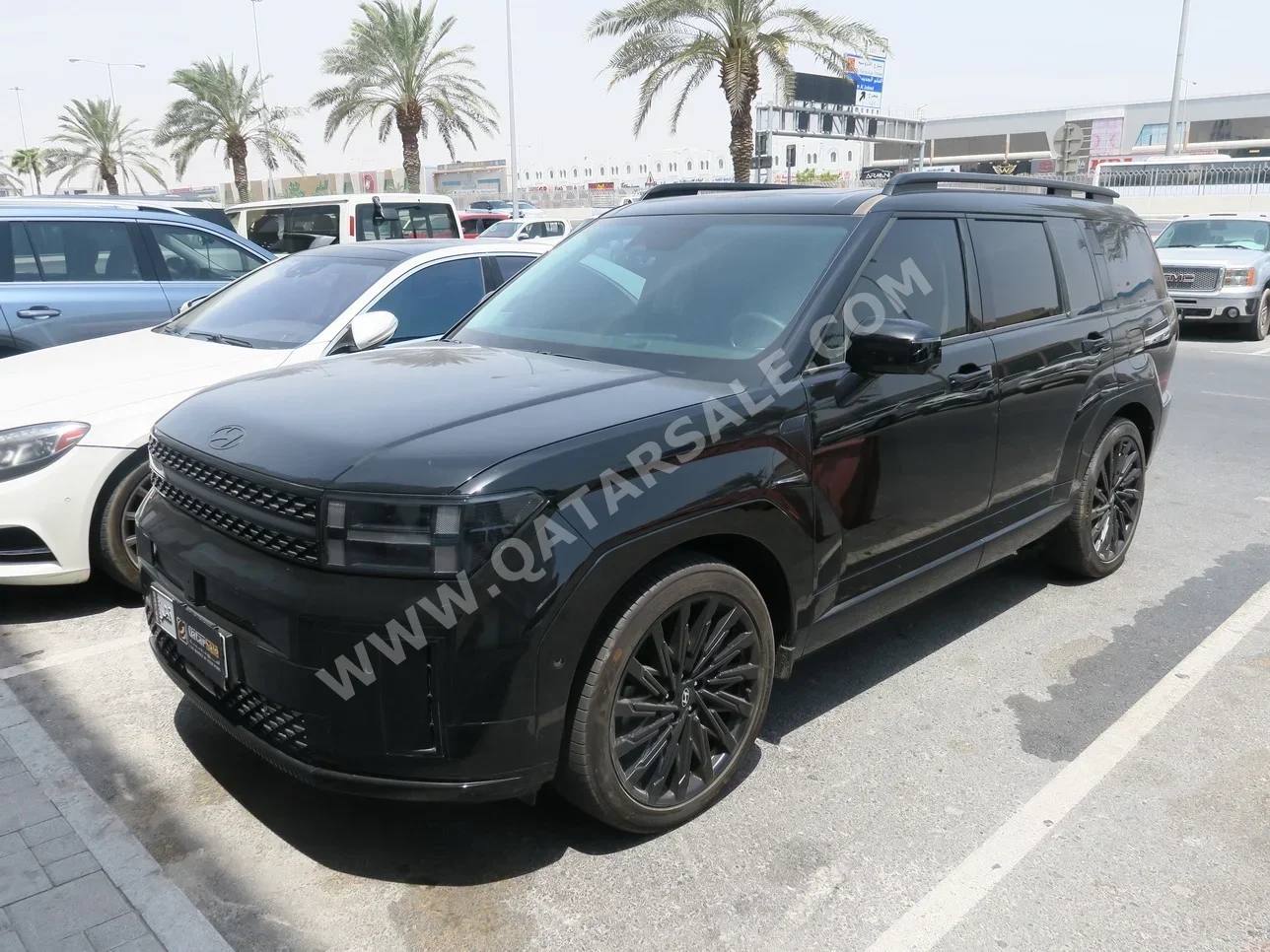 Hyundai  Santa Fe  2024  Automatic  10,000 Km  4 Cylinder  Four Wheel Drive (4WD)  SUV  Black  With Warranty