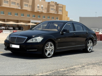 مرسيدس - بنز  اس - كلاس  500  2012  اوتوماتيك  31,000 كم  8 سلندر  دفع خلفي  سيدان  أسود