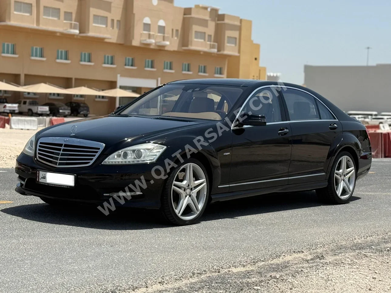 مرسيدس - بنز  اس - كلاس  500  2012  اوتوماتيك  31,000 كم  8 سلندر  دفع خلفي  سيدان  أسود
