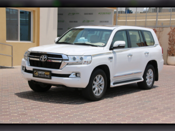 Toyota  Land Cruiser  VXR  2021  Automatic  167,000 Km  8 Cylinder  Four Wheel Drive (4WD)  SUV  White